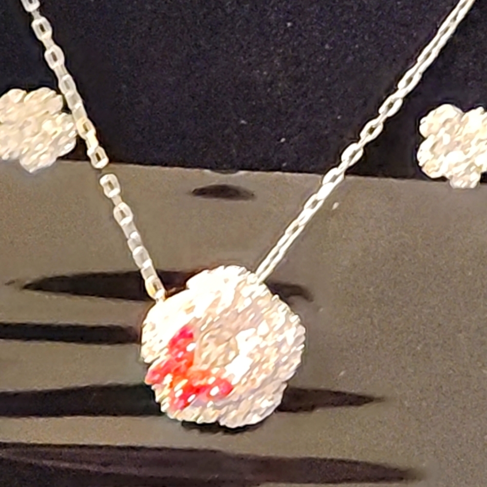 Swarovski Silver Daisy w/ 🦋 Necklace & Earring Set